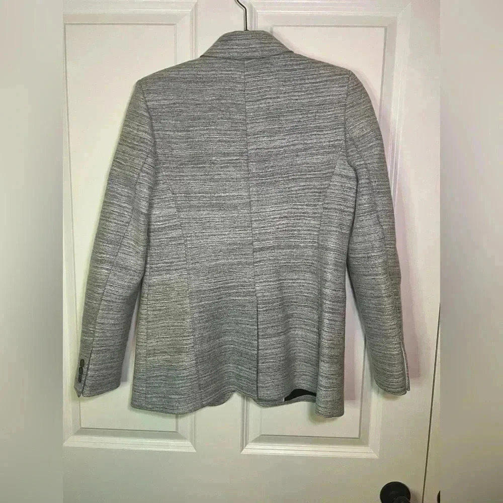 Banana Republic One Button Wool & Spandex Boucle Gray Blazer - Picture 2 of 10